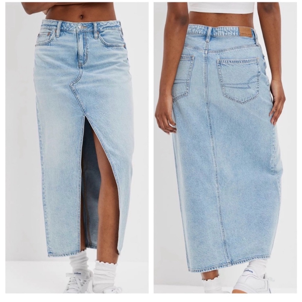 American Eagle denim skirt. Front slit. Size 8